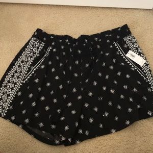 NewOld Navy Large Shorts with POCKETS!!